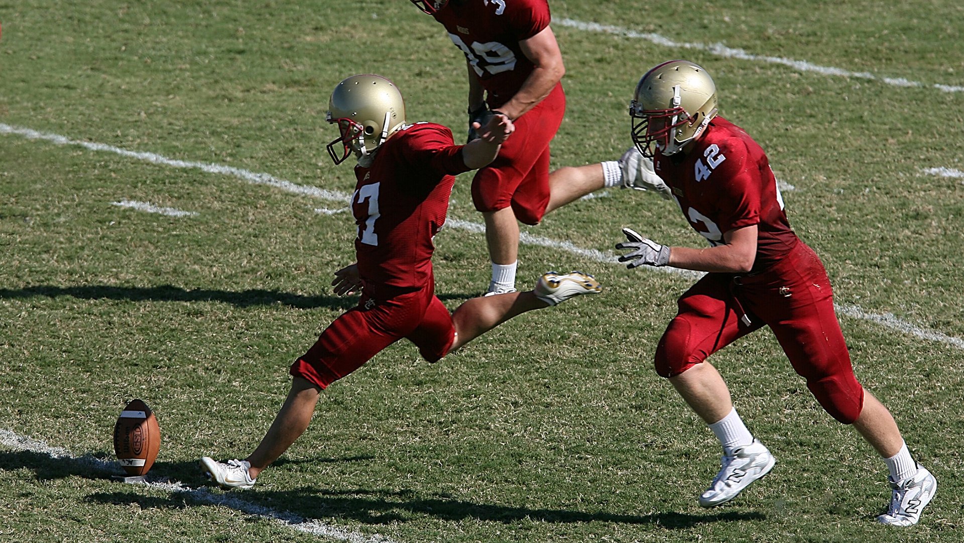 争夺晋级，谁能夺得季后赛门票？，季后赛夺冠热门